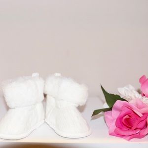 Comfy White fur boots